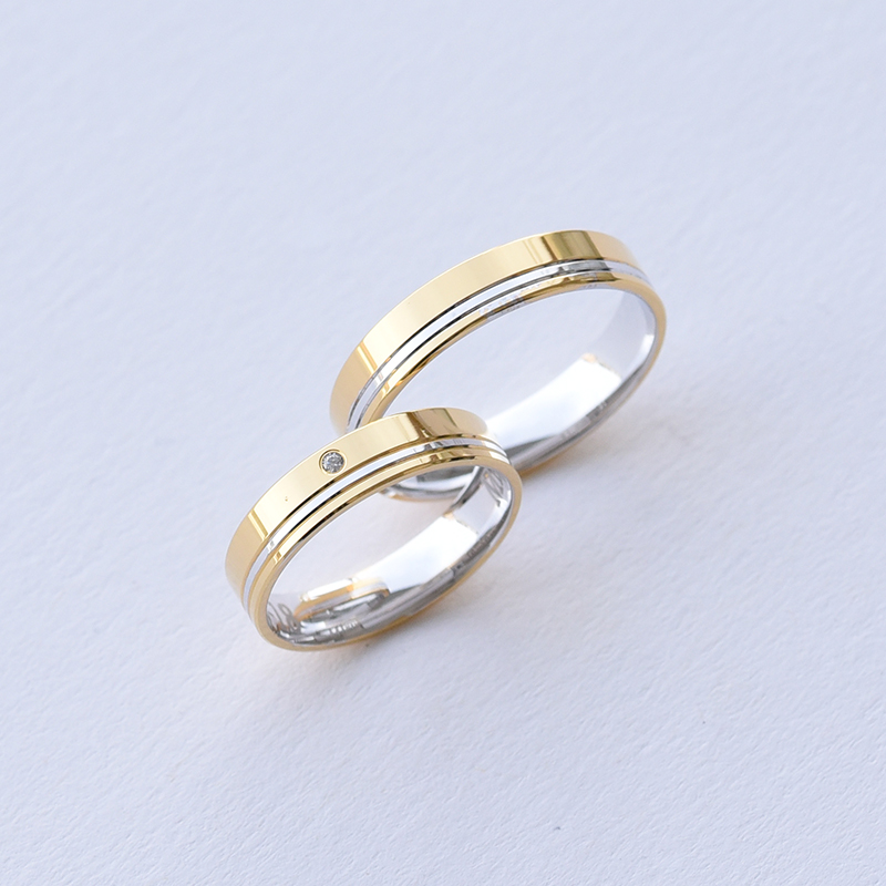 Lesklé dvoubarevné snubní prsteny s pruhem a diamantem 61489