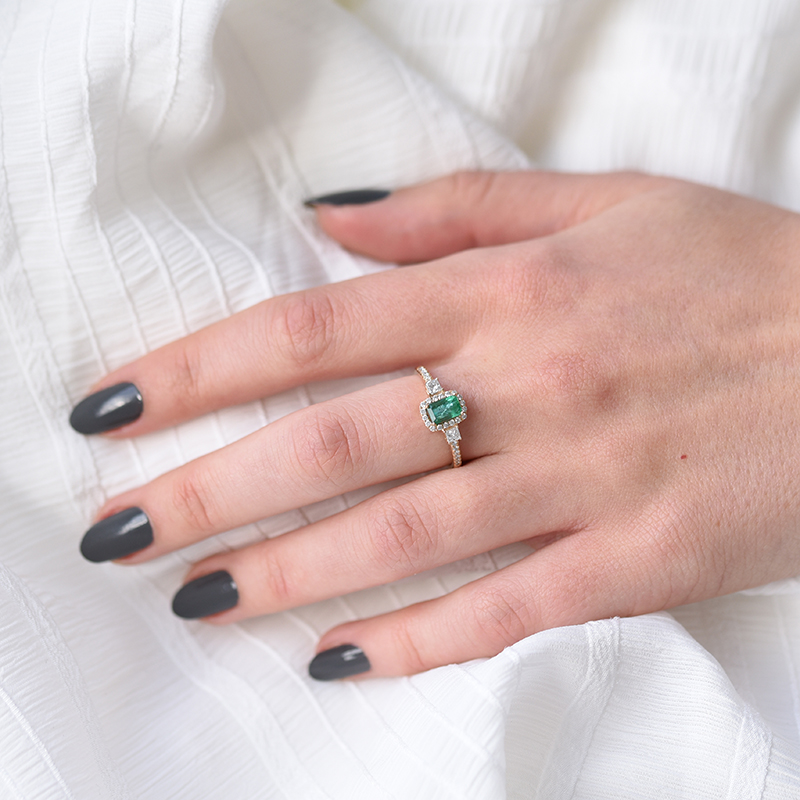 Prsten s emerald smaragdem 61889