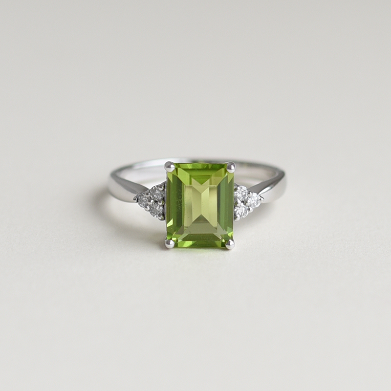 Zásnubní prsten s olivínem 64379