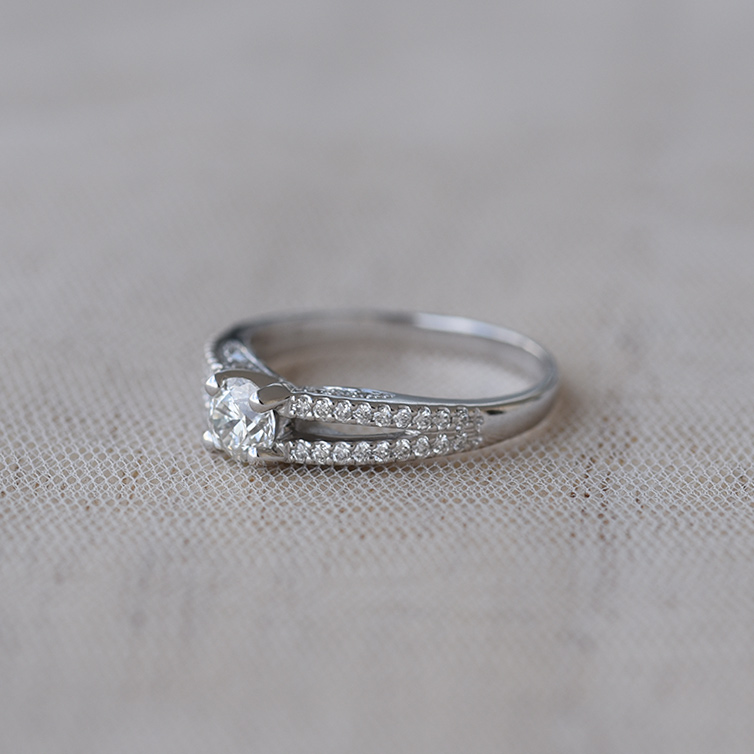 Zásnubní diamantový prsten 65369