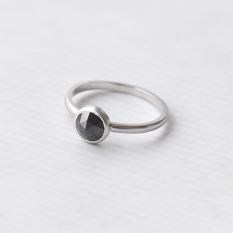 Prsten s černým diamantem 73599