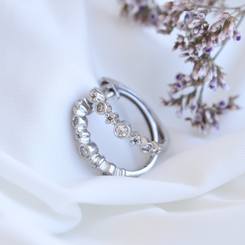 Elegantní kroužky zdobené diamanty Kitto 80639