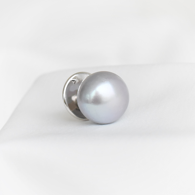 Minimalistická brož se šedou perlou 91359