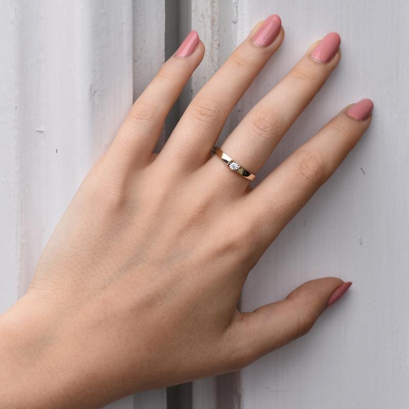 Elegantní zásnubní prsten s diamantem ze žlutého zlata 91509