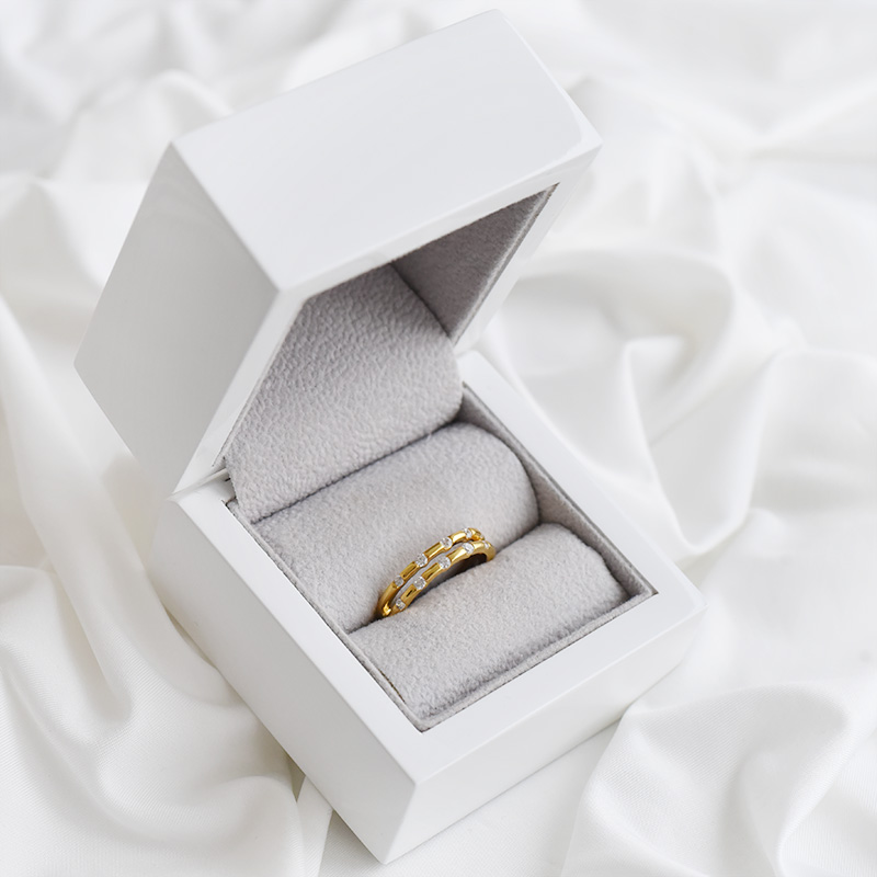 Elegantní zlatý prsten 92719
