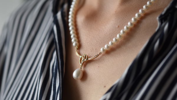 Jak nosit perly